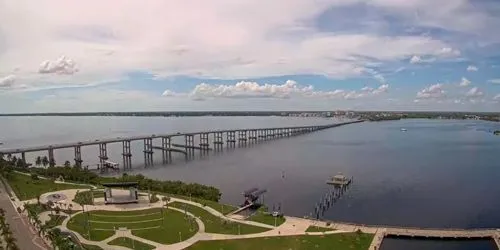 Pont de Caloosahatchee - Amphithéâtre de Caloosa Sound Webcam screenshot