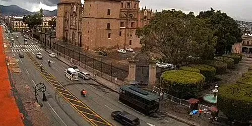 Morelia Cathedral, Plaza de Armas webcam - Morelia