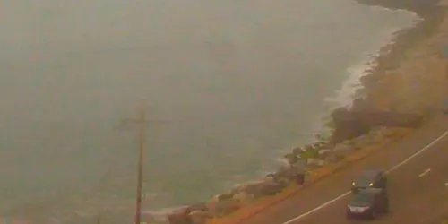 Highway on rocky coast, surfer view Webcam