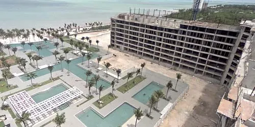 Piscinas en el Hotel Garza Blanca Cancún webcam - Cancún