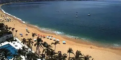 Plage d'Icacos, baie d'Acapulco webcam - Acapulco