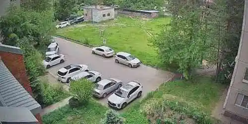Courtyard in the Komsomolsky District Webcam