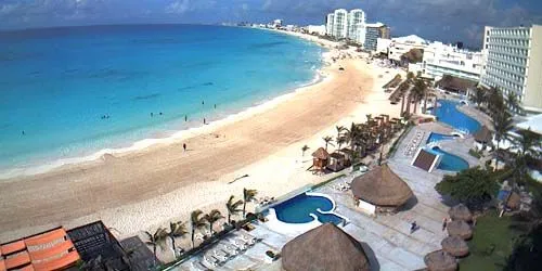 Beaches Krystal Cancun Webcam screenshot