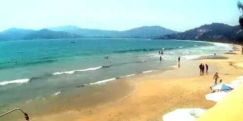 Plage de la Ropa webcam - Zihuatanejo