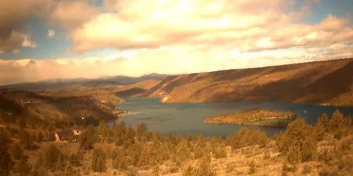 Lake Billy Chinook webcam