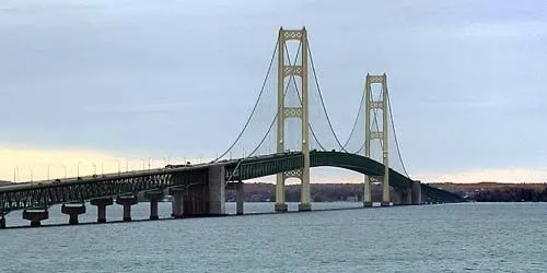 Arco del puente de Mackinac Cámara web