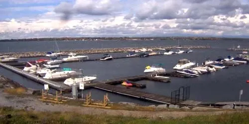 Madison Barracks Marina at Black River Bay Lake Ontario webcam - Watertown