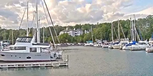 PTZ camera in the Bayfield marina Webcam