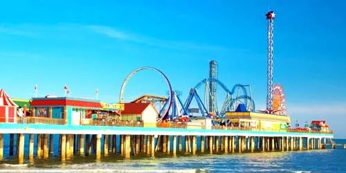 Turistas en el muelle de la isla de Galveston webcam