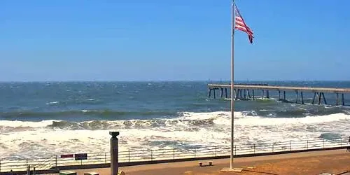 Muelle con playas en la costa del Pacífico Cámara web