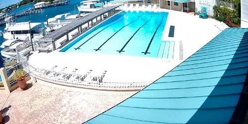 Swimming pool on the shores of Bell Channel Bay webcam - Freeport