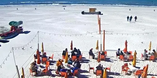 Restaurant on Clearwater Beach webcam - Clearwater