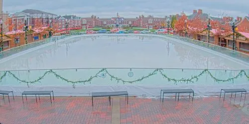 Ice skating rink in the city center webcam - Carmel