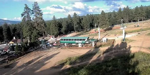 Snow Slopeside webcam - Big Bear Lake