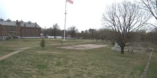 La plaza vieja frente al tribunal y la prisión. webcam