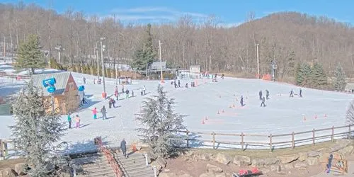 Bottom station of Bear Creek Ski Resort webcam - Allentown