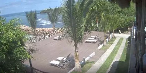 Turistas en la terraza del hotel webcam